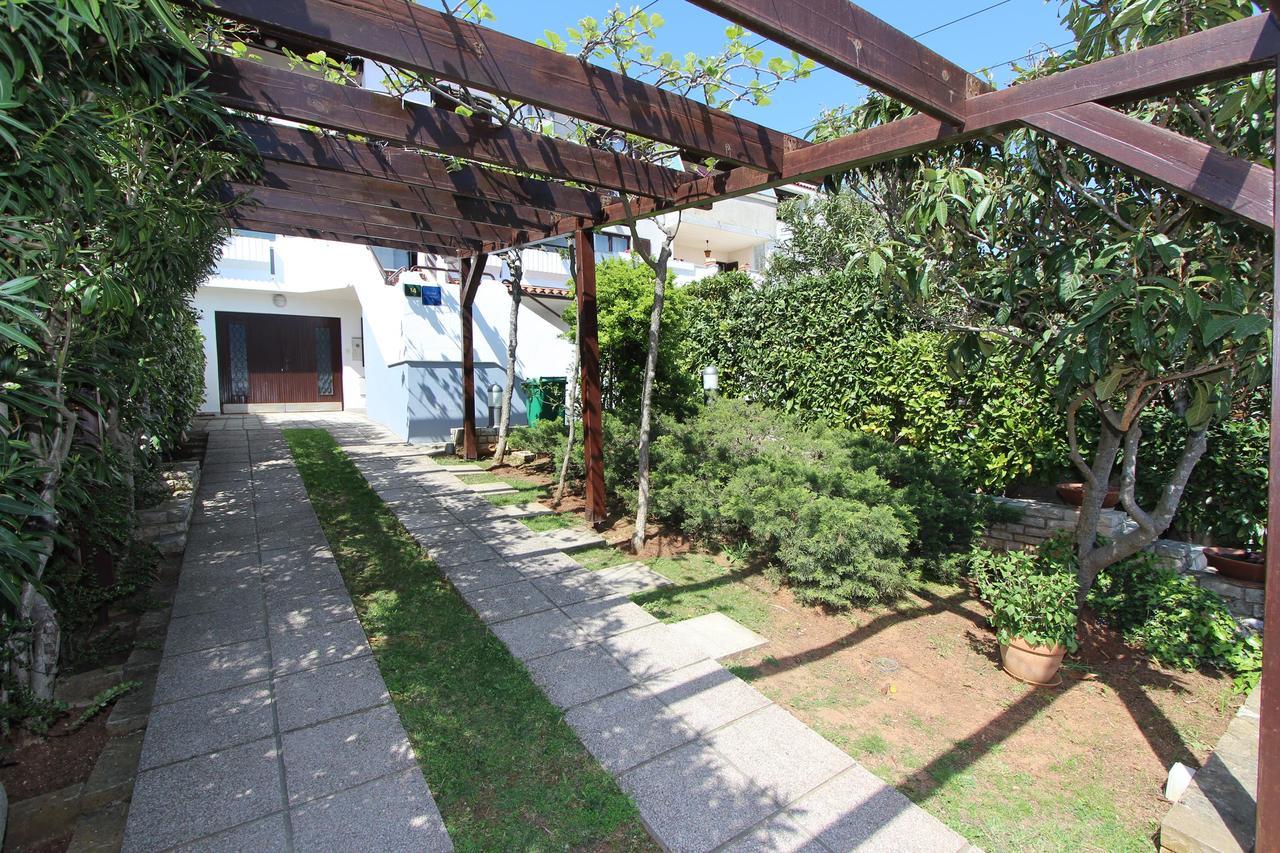 Apartment Irena Pula Exterior photo