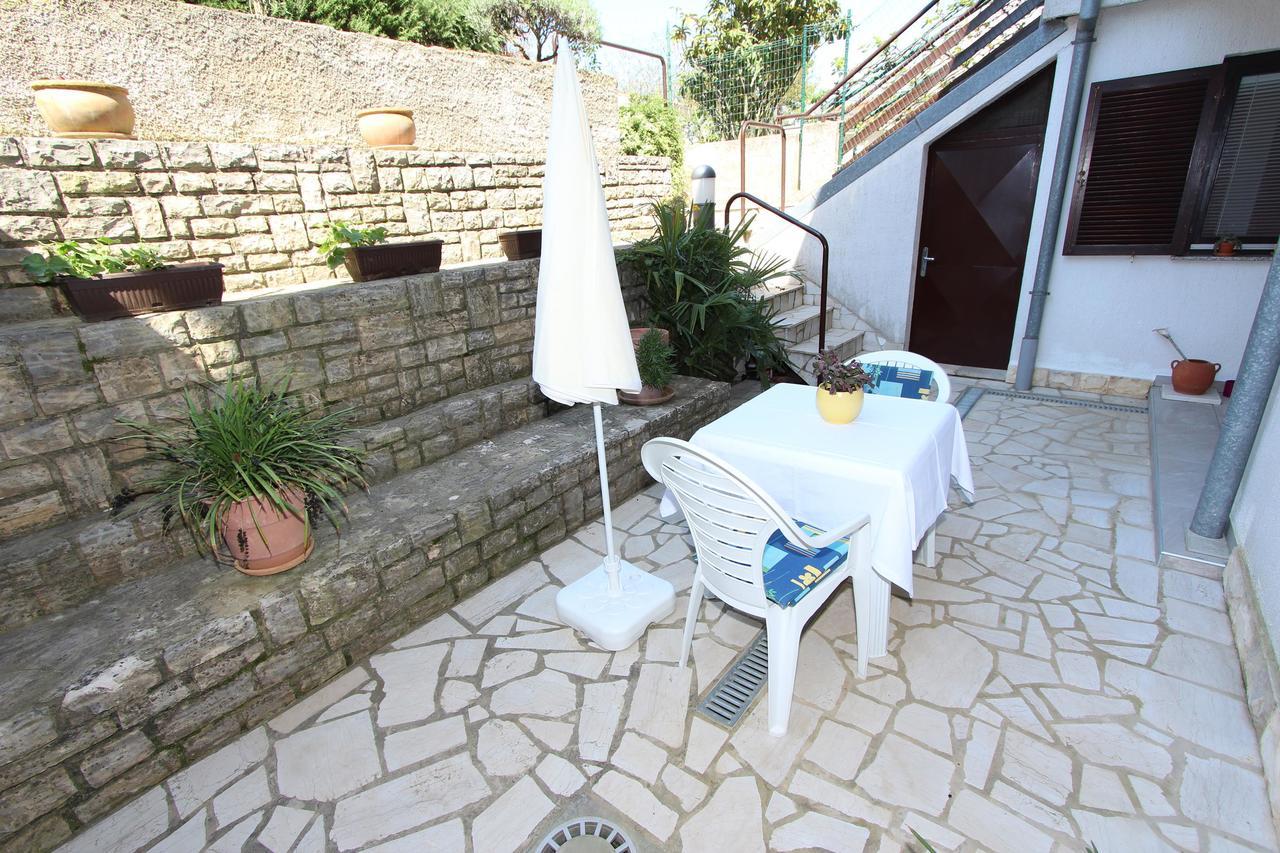 Apartment Irena Pula Exterior photo